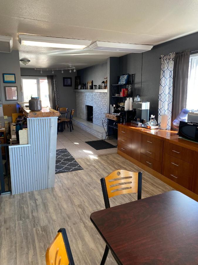 Deer Lodge Motel Sundance Luaran gambar