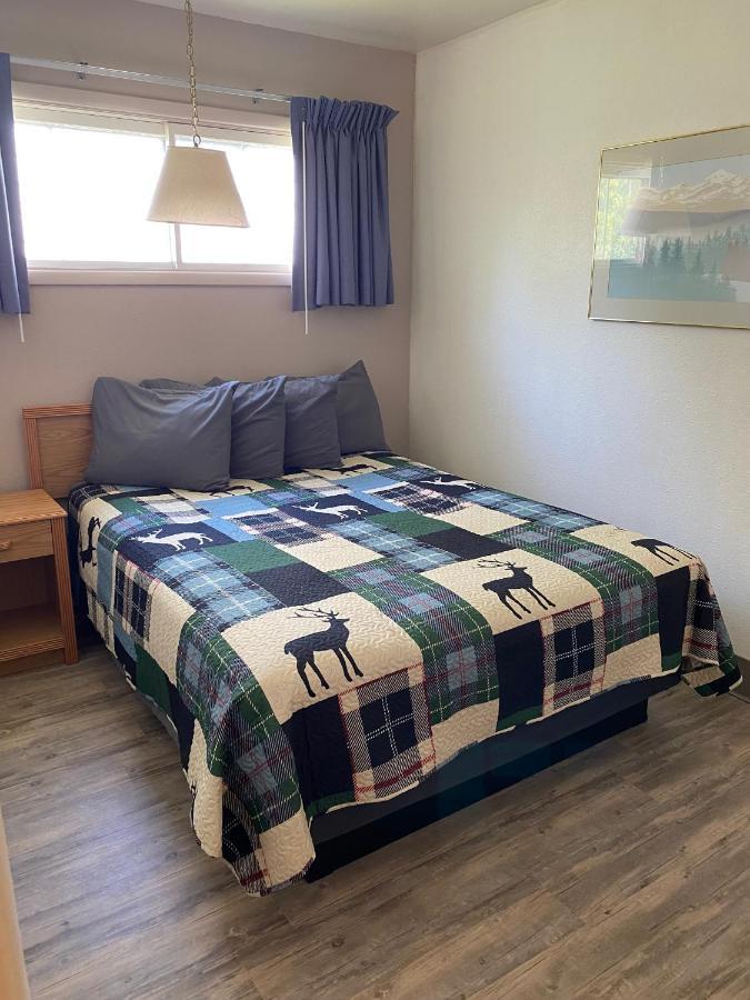 Deer Lodge Motel Sundance Luaran gambar