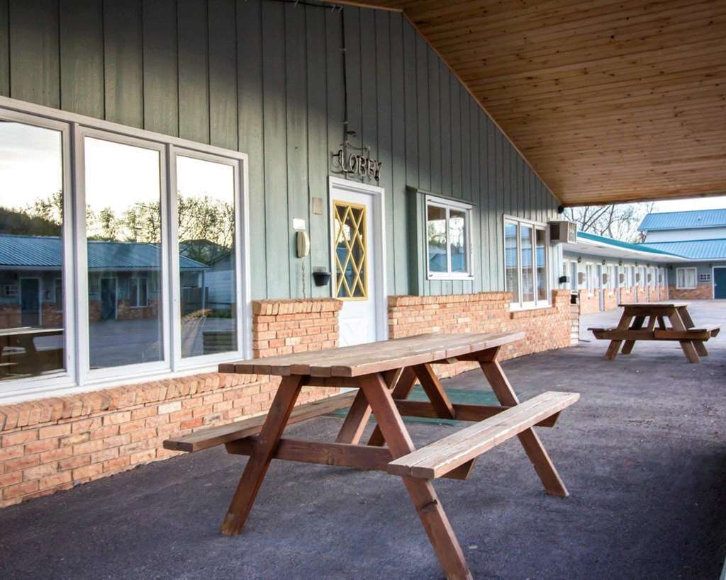 Deer Lodge Motel Sundance Servis gambar