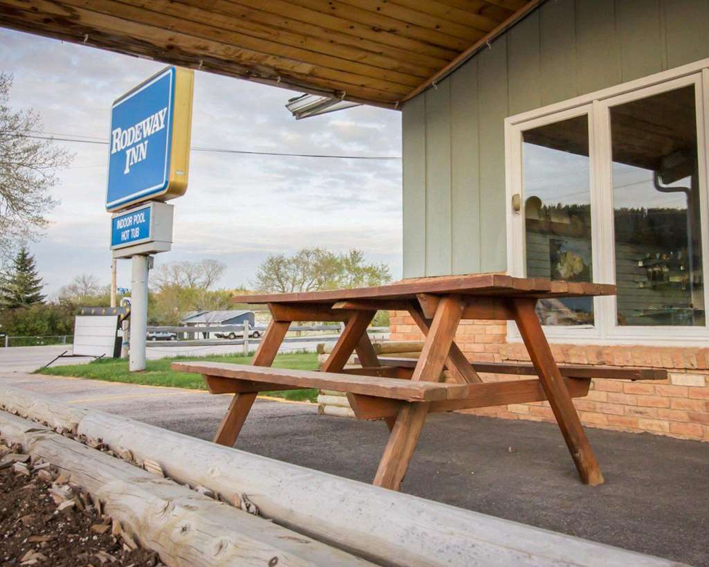 Deer Lodge Motel Sundance Servis gambar